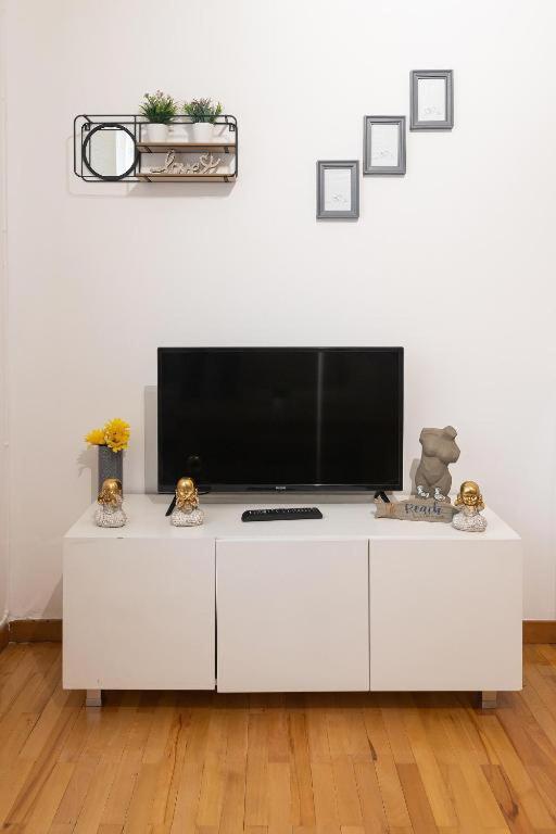 Light-2 Lovely Apartment In Tirana Buitenkant foto